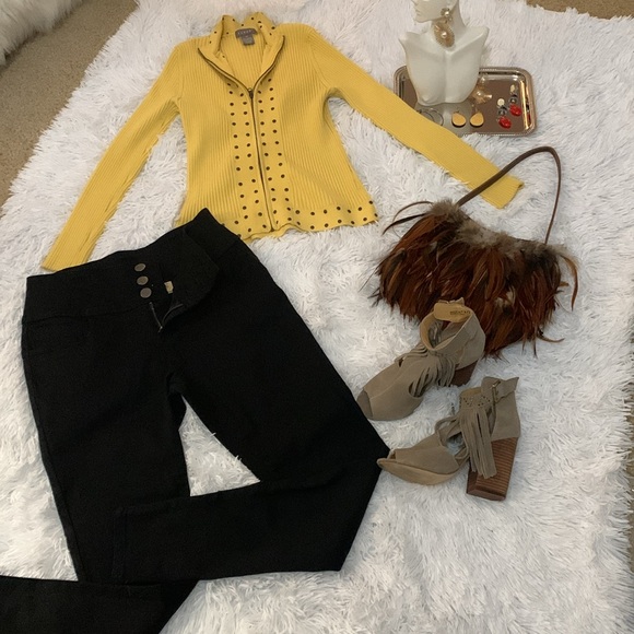 ❌SOLD❌🟡Sweater - Ribbed & studded high-collar / Size M / NEW! No tags / Comfy - Picture 7 of 13